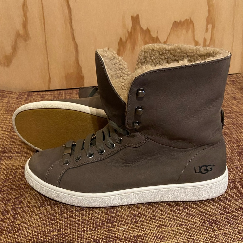 Ugg starlyn woman’s high top boot